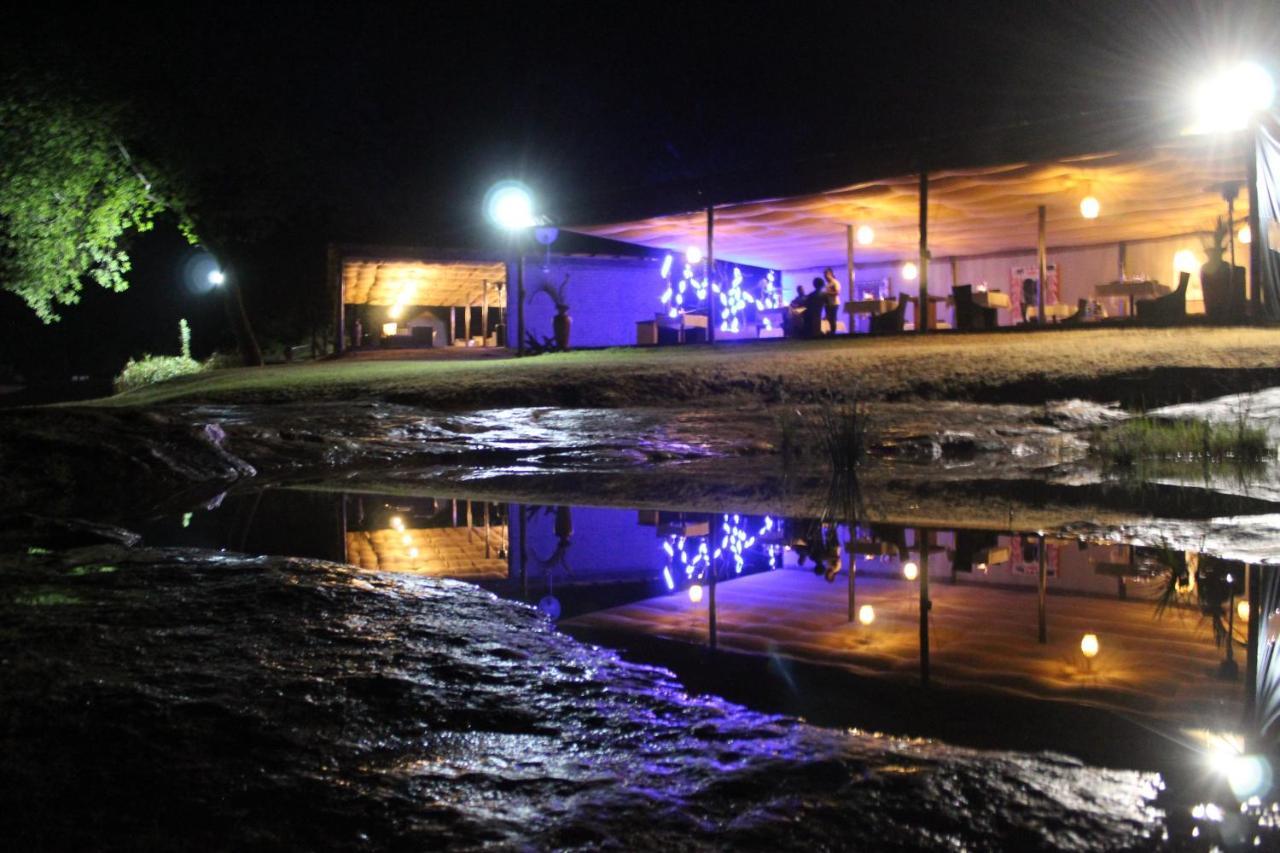 Lions Rock Rapids - Luxury Tented Camp Хейзивю Екстериор снимка